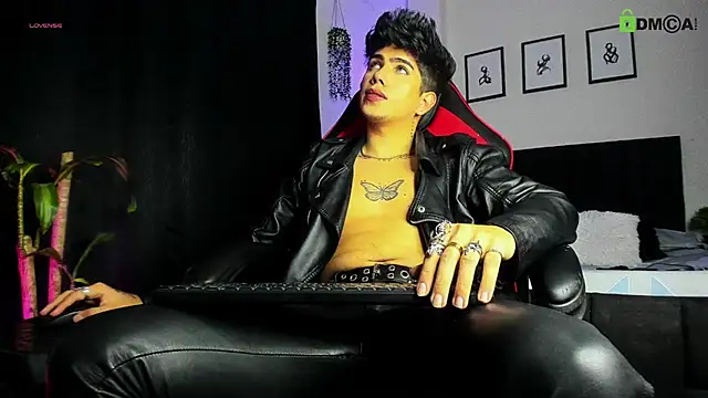 LyleBennett  online show from June 2026 10:34:01 AM