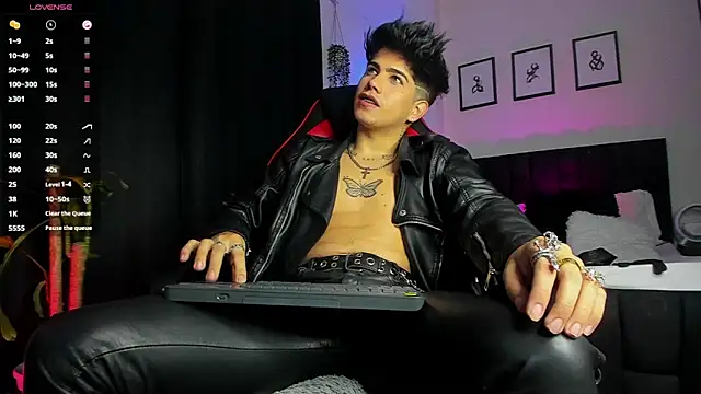 LyleBennett  online show from July 2026 02:41:02 PM