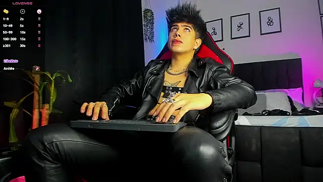LyleBennett  online show from July 2026 02:57:02 PM