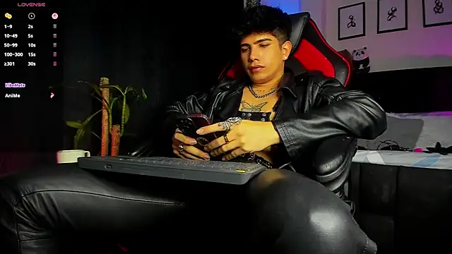 LyleBennett  online show from July 2026 07:39:01 PM