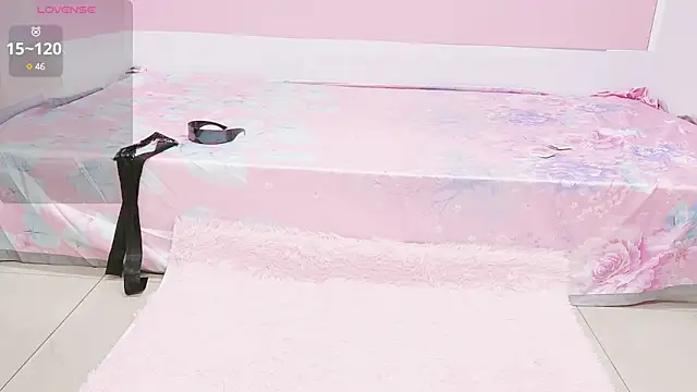 Snapshot of Mimiki-oo chatting on February 2025 07:33:01 AM Mimiki-oo online show from February 2025 07:33:01 AM