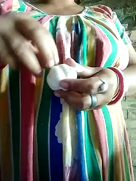 Snapshot of BERRY_00 chatting on March 2025 06:27:01 AM BERRY 00 online show from March 2025 06:27:01 AM