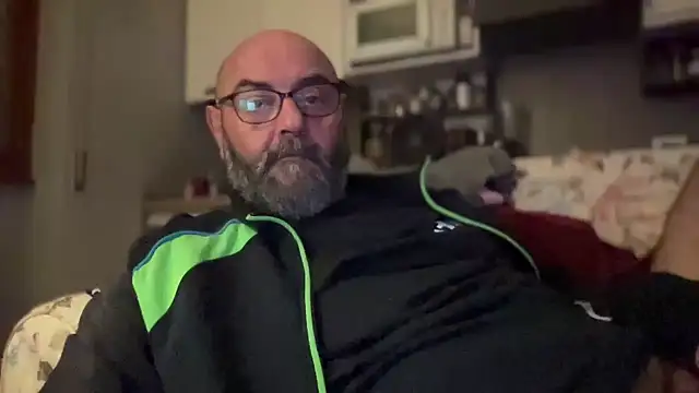 Snapshot of MM7026 chatting on April 2026 08:51:01 PM MM7026 online show from April 2026 08:51:01 PM