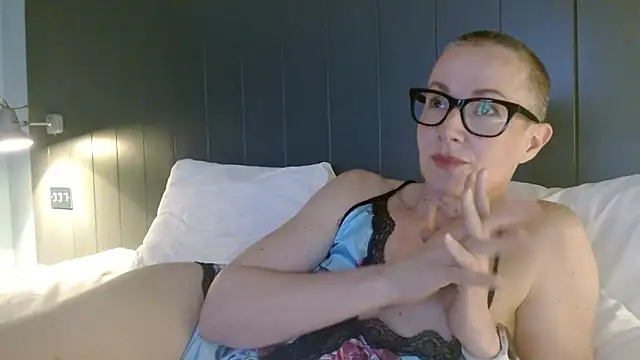 Snapshot of ELEGANT-ARIA36 chatting on March 2026 08:23:02 PM ELEGANT-ARIA36 online show from March 2026 08:23:02 PM