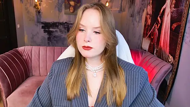 VivienLeeigh online show from May 2026 05:25:02 AM