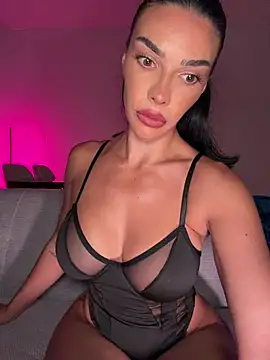Snapshot of krissiswrld- chatting on May 2026 06:02:01 PM krissiswrld- online show from May 2026 06:02:01 PM