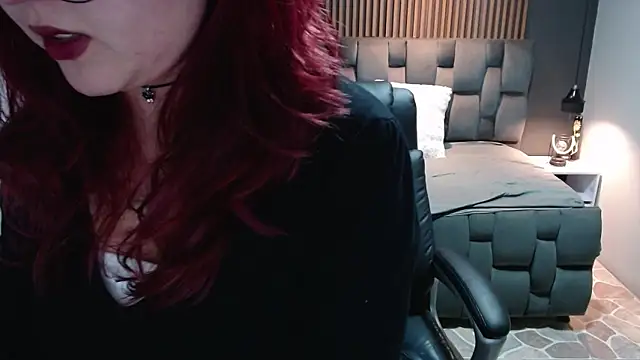 crimson tati  online show from December 2024 06:04:01 AM