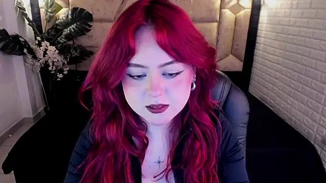 Snapshot of crimson_tati_ chatting on April 2026 04:17:01 AM crimson tati online show from April 2026 04:17:01 AM