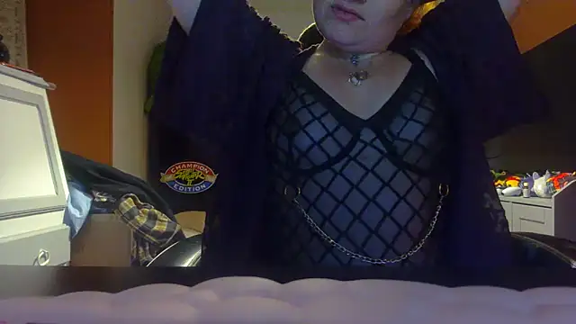 Snapshot of Psychosweety chatting on April 2026 10:05:01 PM Psychosweety online show from April 2026 10:05:01 PM