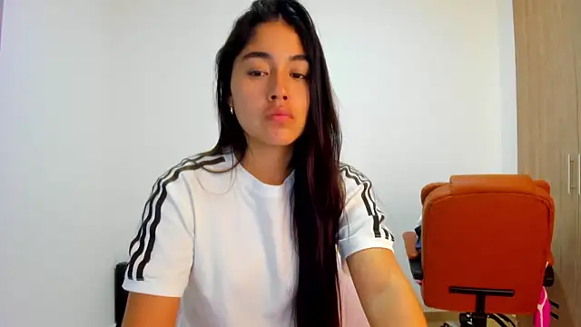 Snapshot of AriaMontgomery chatting on April 2026 04:19:01 AM AriaMontgomery online show from April 2026 04:19:01 AM