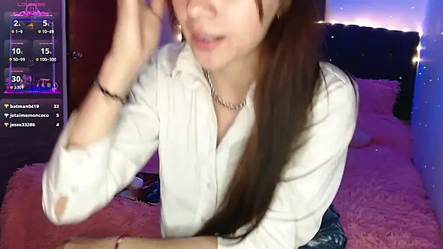 Snapshot of holy_juli chatting on March 2025 06:43:01 AM holy juli online show from March 2025 06:43:01 AM