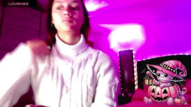 holy juli online show from October 2025 03:34:01 AM