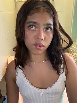 Snapshot of KellyOlsenbe chatting on March 2026 08:04:01 PM KellyOlsenbe online show from March 2026 08:04:01 PM