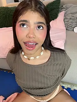 Snapshot of KellyOlsenbe chatting on March 2026 08:48:02 PM KellyOlsenbe online show from March 2026 08:48:02 PM