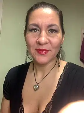 Snapshot of Tina_Moretti chatting on February 2025 08:50:02 PM Tina Moretti online show from February 2025 08:50:02 PM