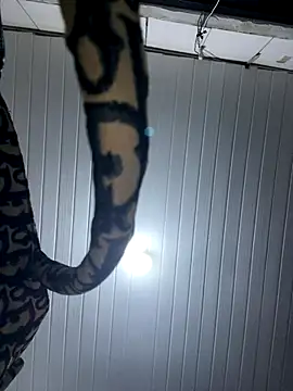 luara1988 online show from December 2025 11:53:01 PM