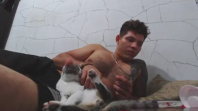 Snapshot of King_russo chatting on February 2025 05:08:01 AM King russo online show from February 2025 05:08:01 AM