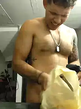 Snapshot of King_russo chatting on February 2025 11:37:02 PM King russo online show from February 2025 11:37:02 PM