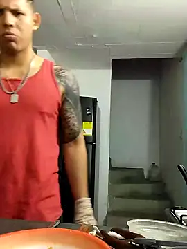 Snapshot of King_russo chatting on February 2025 10:39:02 PM King russo online show from February 2025 10:39:02 PM