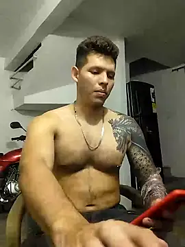 Snapshot of King_russo chatting on September 2025 12:47:01 AM King russo online show from September 2025 12:47:01 AM