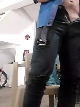 Snapshot of King_russo chatting on October 2025 05:55:02 PM King russo online show from October 2025 05:55:02 PM