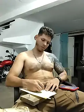 Snapshot of King_russo chatting on October 2025 12:44:01 AM King russo online show from October 2025 12:44:01 AM