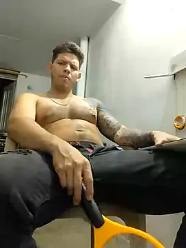 Snapshot of King_russo chatting on October 2025 12:10:02 AM King russo online show from October 2025 12:10:02 AM