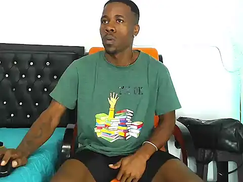 Snapshot of Damian_hart_24CM chatting on December 2025 03:18:02 PM Damian hart 24CM online show from December 2025 03:18:02 PM