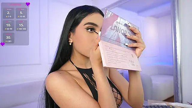 Snapshot of elasummer chatting on January 2025 03:22:01 PM elasummer online show from January 2025 03:22:01 PM