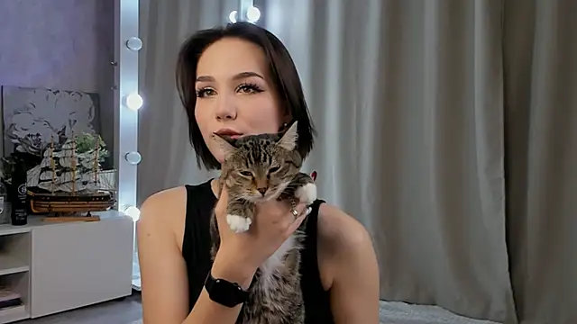 Snapshot of Tate_Angel chatting on October 2025 06:06:02 PM Tate Angel online show from October 2025 06:06:02 PM