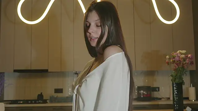 whisper of love online show from November 2025 02:23:01 AM