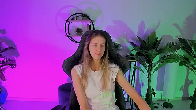 Sharon Evansi online show from December 2024 08:41:01 AM