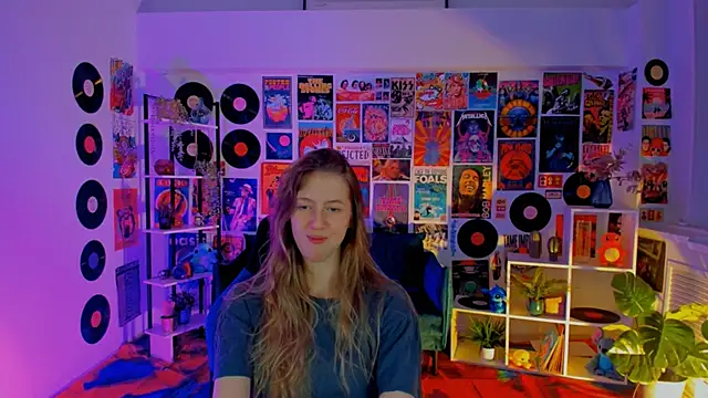 Sharon Evansi online show from March 2025 02:58:01 PM