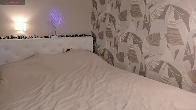 ViolaBloom22 online show from January 2025 07:51:02 PM