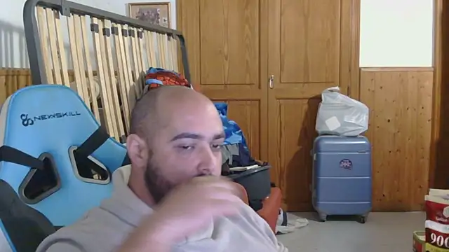 chicomallorca96 online show from March 2026 05:24:01 PM