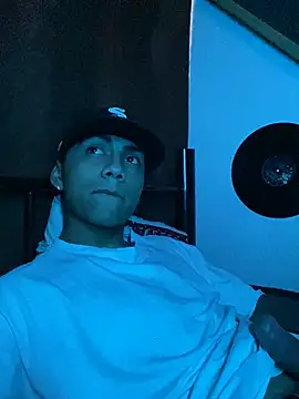 Snapshot of SkinnyHot444 chatting on January 2025 03:22:01 PM SkinnyHot444 online show from January 2025 03:22:01 PM