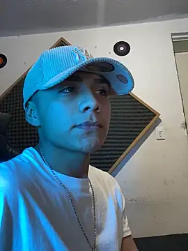 Snapshot of SkinnyHot444 chatting on February 2025 01:55:02 AM SkinnyHot444 online show from February 2025 01:55:02 AM