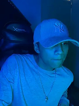 Snapshot of SkinnyHot444 chatting on February 2025 04:37:02 AM SkinnyHot444 online show from February 2025 04:37:02 AM