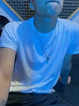 Snapshot of SkinnyHot444 chatting on February 2025 07:38:02 PM SkinnyHot444 online show from February 2025 07:38:02 PM