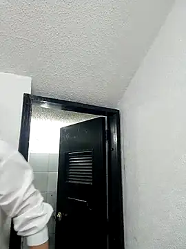 Snapshot of VIOLETA-25_ chatting on February 2025 06:45:01 PM VIOLETA-25 online show from February 2025 06:45:01 PM