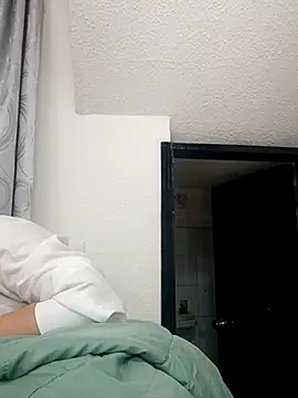 Snapshot of VIOLETA-25_ chatting on March 2025 03:36:02 PM VIOLETA-25 online show from March 2025 03:36:02 PM