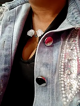 Snapshot of VIOLETA-25_ chatting on March 2025 09:42:02 PM VIOLETA-25 online show from March 2025 09:42:02 PM