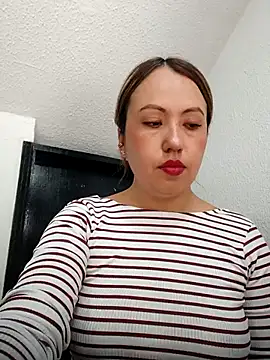 Snapshot of VIOLETA-25_ chatting on October 2025 03:29:01 PM VIOLETA-25 online show from October 2025 03:29:01 PM