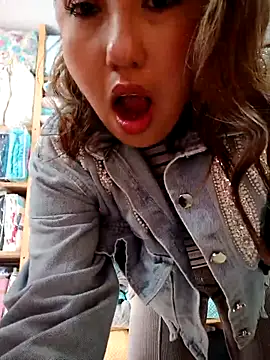 Snapshot of VIOLETA-25_ chatting on October 2025 03:21:02 PM VIOLETA-25 online show from October 2025 03:21:02 PM