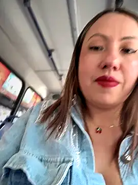 Snapshot of VIOLETA-25_ chatting on November 2025 03:01:02 PM VIOLETA-25 online show from November 2025 03:01:02 PM