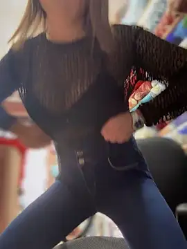 Snapshot of VIOLETA-25_ chatting on November 2025 03:12:02 PM VIOLETA-25 online show from November 2025 03:12:02 PM