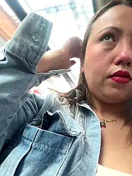 Snapshot of VIOLETA-25_ chatting on November 2025 03:13:02 PM VIOLETA-25 online show from November 2025 03:13:02 PM