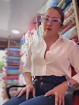 VIOLETA-25  online show from February 2026 03:52:01 PM