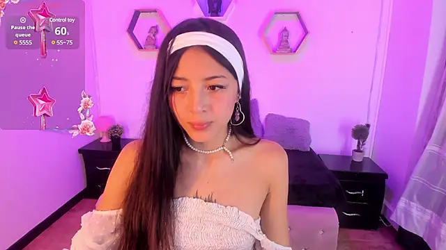 Snapshot of Meelanny_ds chatting on December 2024 04:43:02 AM Meelanny ds online show from December 2024 04:43:02 AM