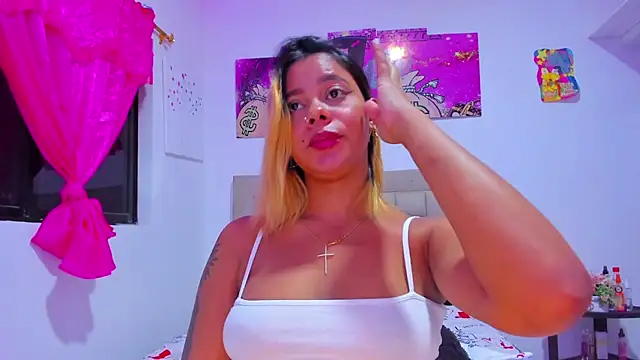 Snapshot of Miranda-brow chatting on January 2025 01:10:02 AM Miranda-brow online show from January 2025 01:10:02 AM